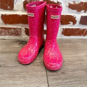 Hunter Fuchsia Sparkle Boots. Please read description on sizing comments